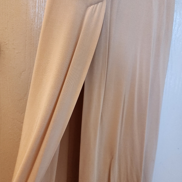 Dress - Picture 6 of 7